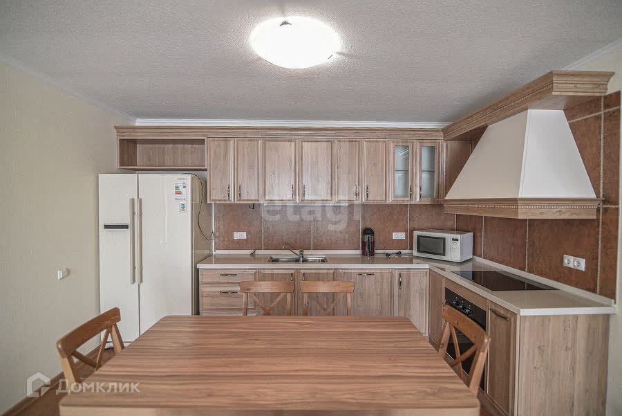 Сдаётся 1-комнатная квартира, 74.5 м²