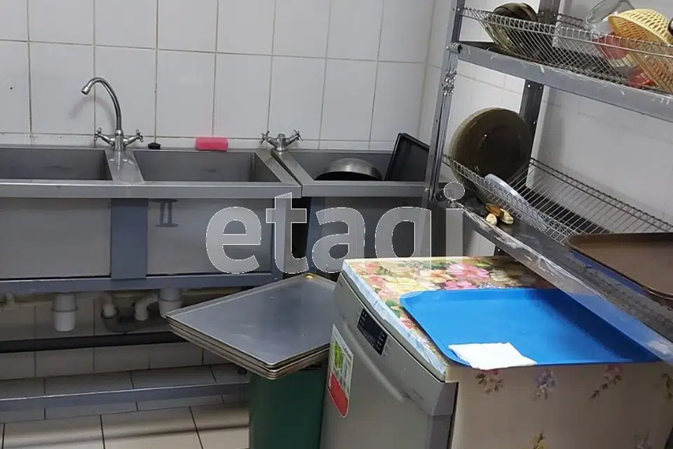 Продаётся помещение своб. назначения, 558.8 м²