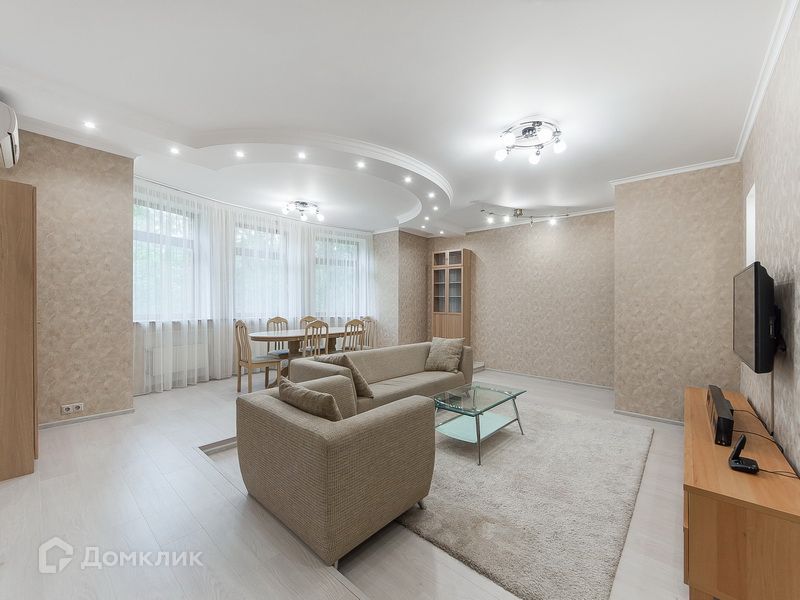 Сдаётся 4-комнатная квартира, 152 м²