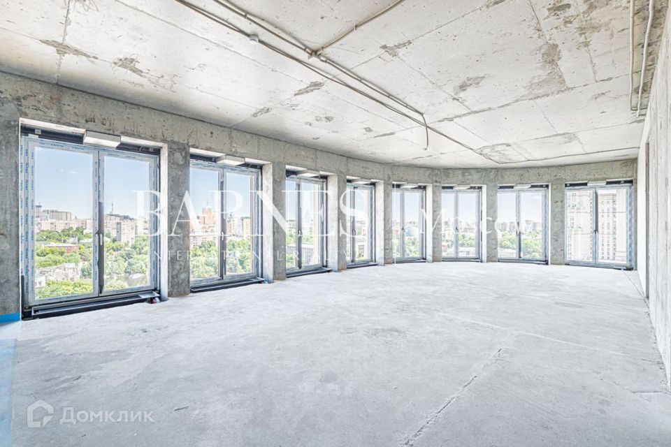 Продаётся 5-комнатная квартира, 223.3 м²