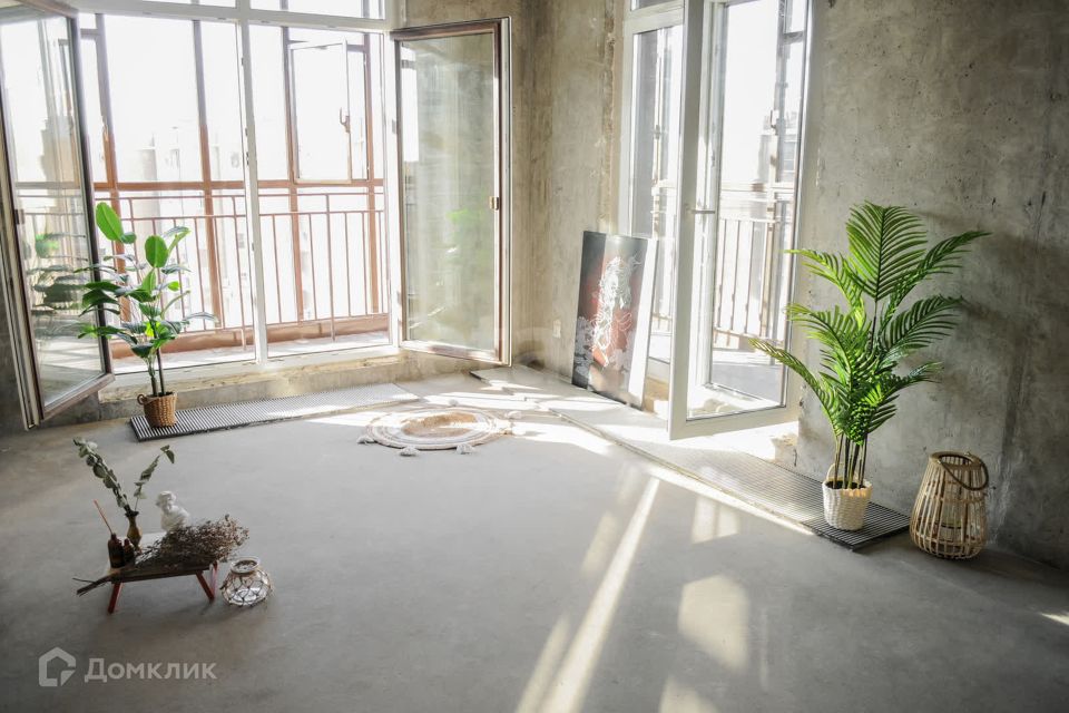 Продаётся 2-комнатная квартира, 81.7 м²