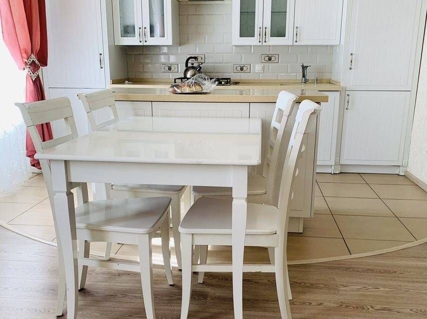 Сдаётся 2-комнатная квартира, 72.3 м²