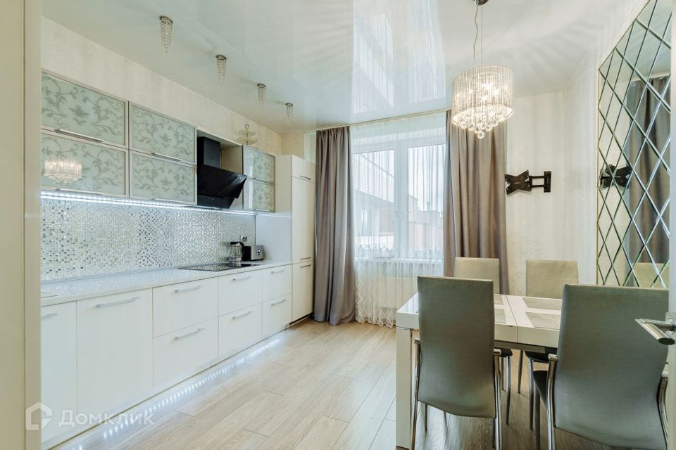 Продаётся 3-комнатная квартира, 85.6 м²