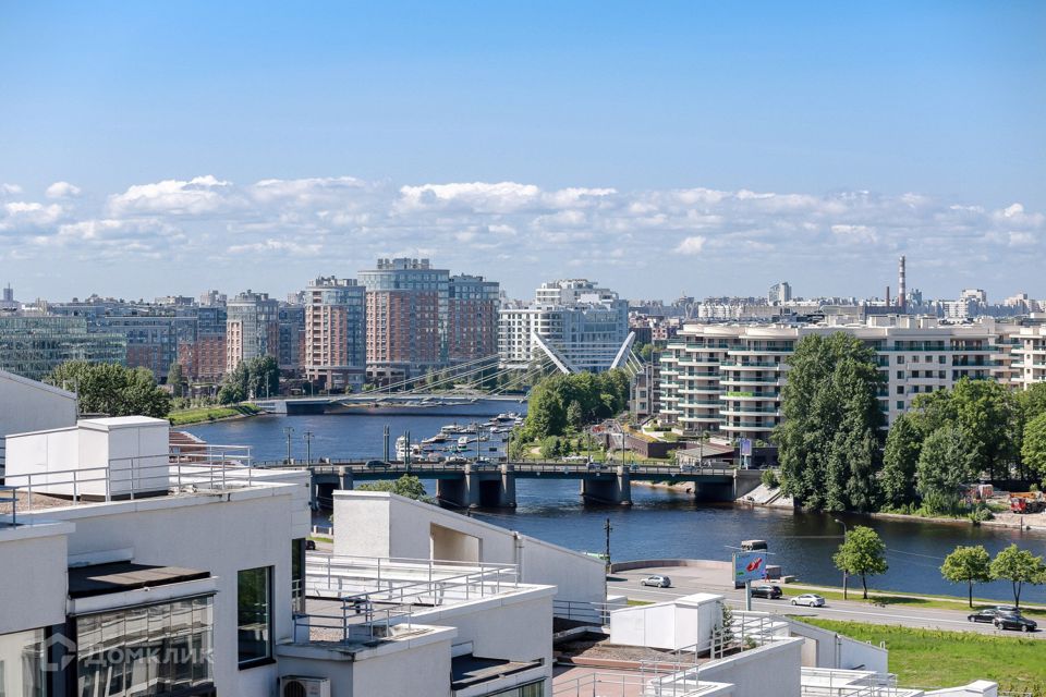 Продаётся 3-комнатная квартира, 111 м²