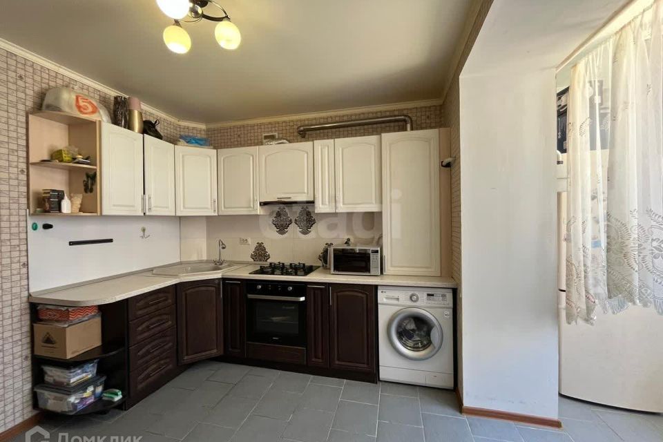 Продаётся 1-комнатная квартира, 54.6 м²