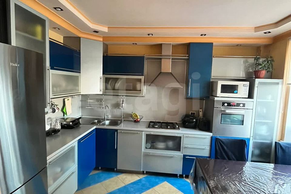 Продаётся 4-комнатная квартира, 83 м²