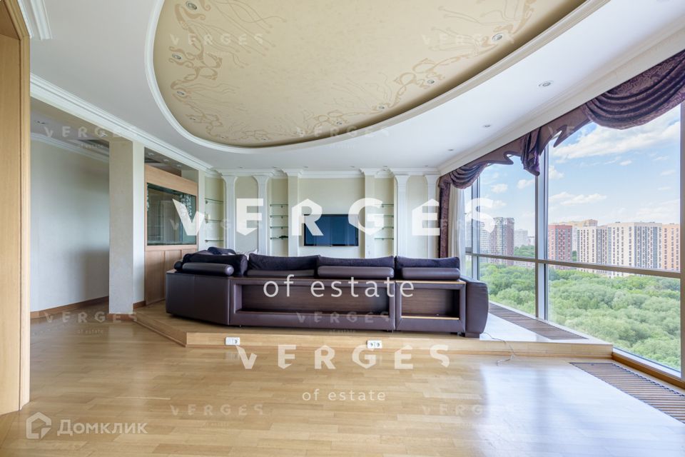 Продаётся 5-комнатная квартира, 250 м²