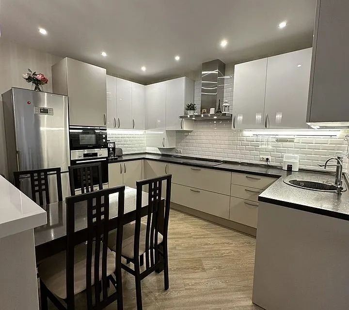 Продаётся 3-комнатная квартира, 100 м²