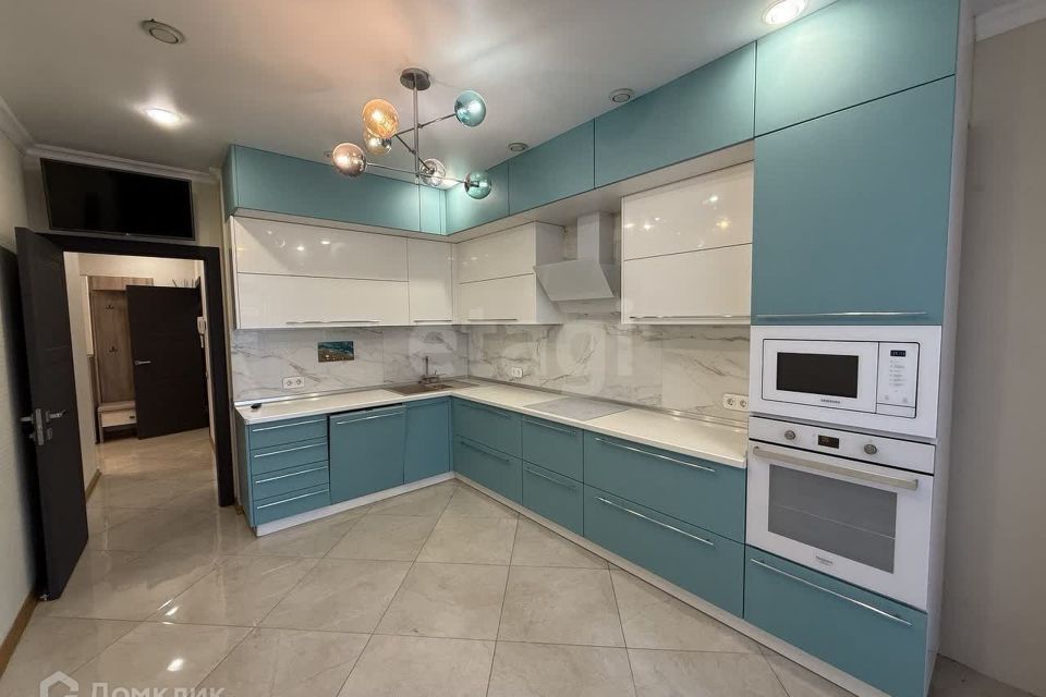 Продаётся 4-комнатная квартира, 106.9 м²