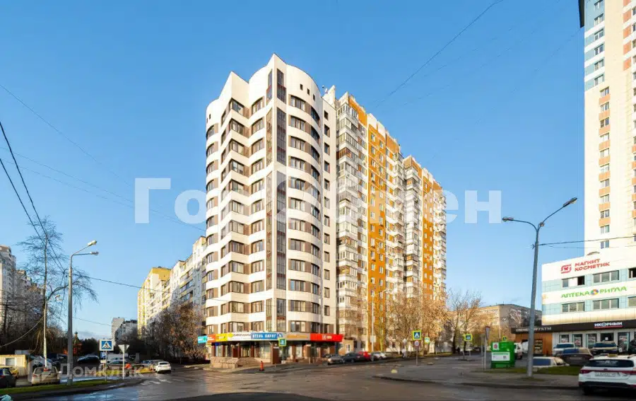 Продаётся 4-комнатная квартира, 145 м²
