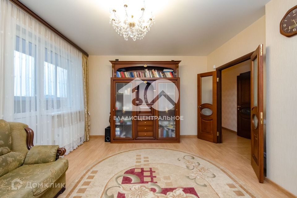 Продаётся 3-комнатная квартира, 104.7 м²