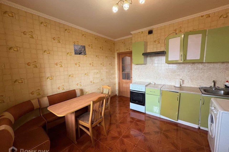 Сдаётся 2-комнатная квартира, 66.8 м²
