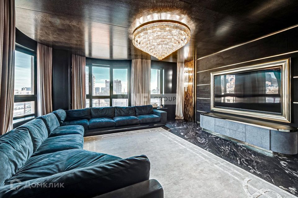 Продаётся 4-комнатная квартира, 224 м²