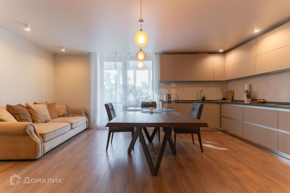 Продаётся 3-комнатная квартира, 112.4 м²