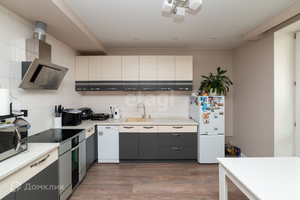 Продаётся 2-комнатная квартира, 56.5 м²