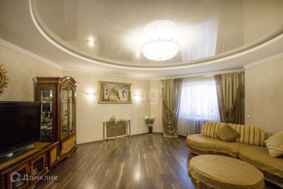Продаётся 3-комнатная квартира, 108.6 м²