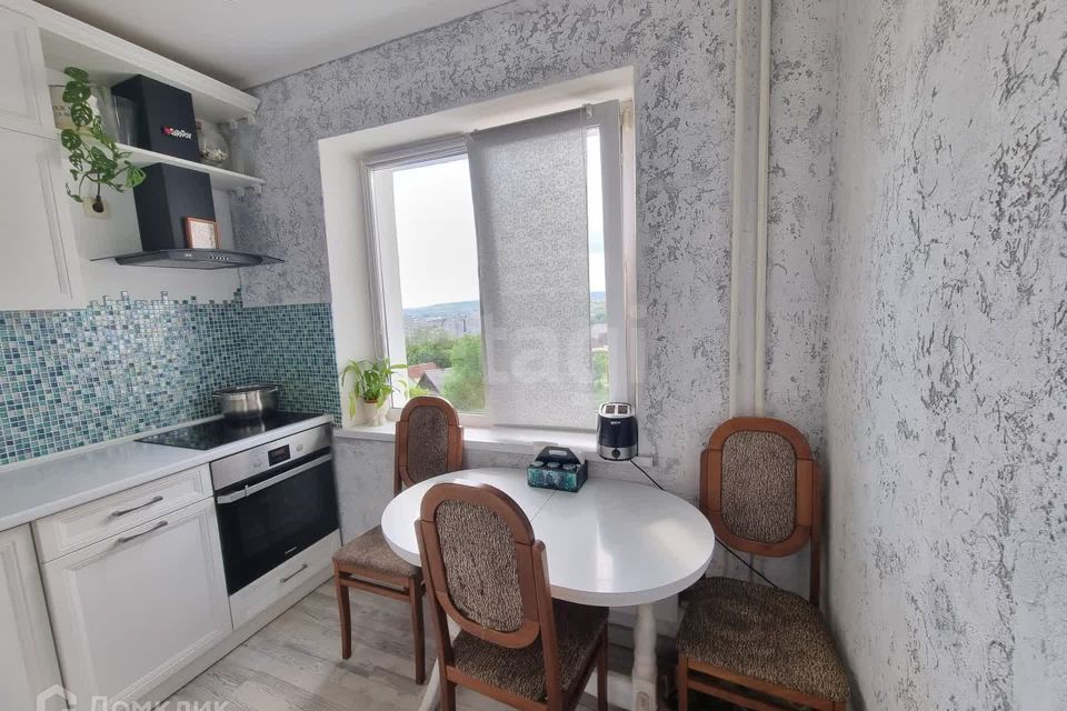 Продаётся 4-комнатная квартира, 83.9 м²