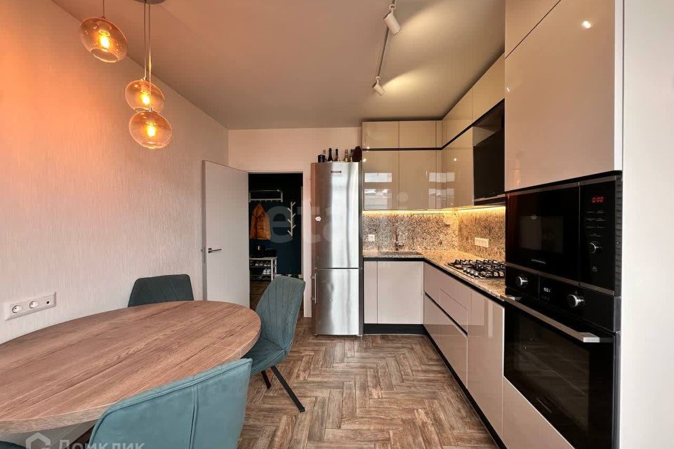 Продаётся 2-комнатная квартира, 61.6 м²