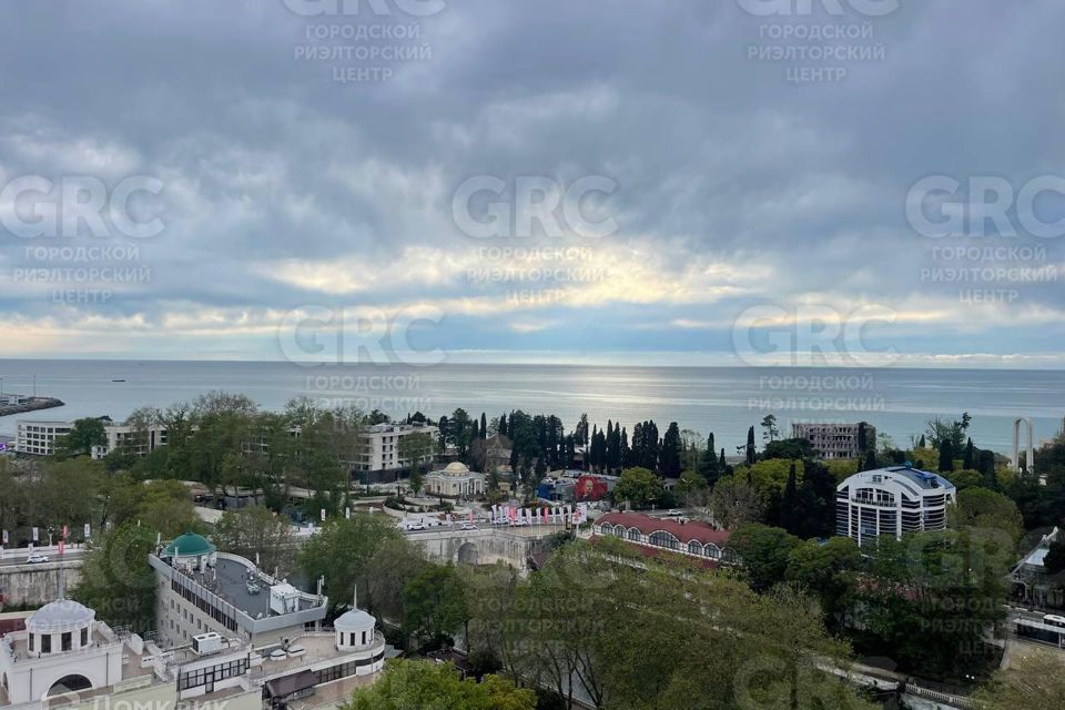 Продаётся 3-комнатная квартира, 324 м²
