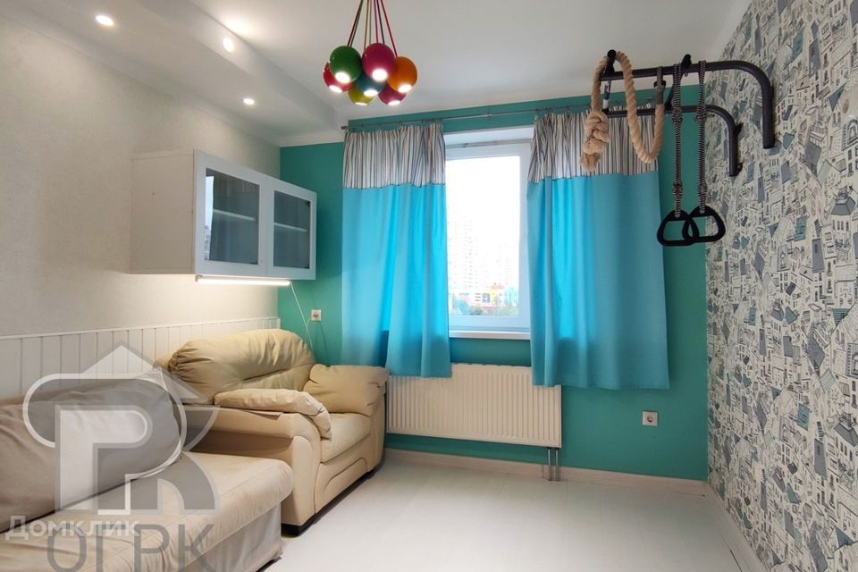 Продаётся 1-комнатная квартира, 43 м²