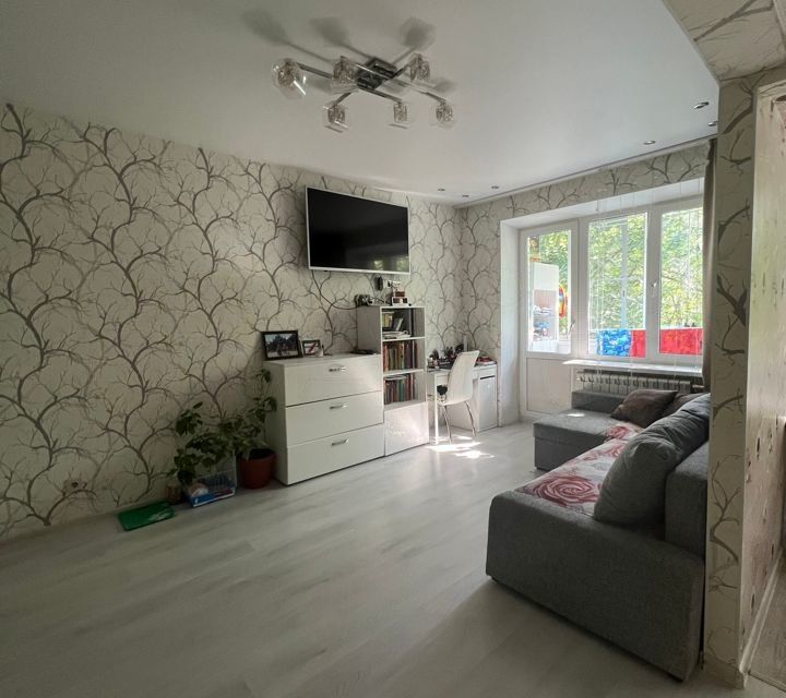 Продаётся 3-комнатная квартира, 55.8 м²