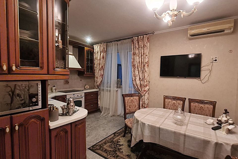 Продаётся 3-комнатная квартира, 100.6 м²