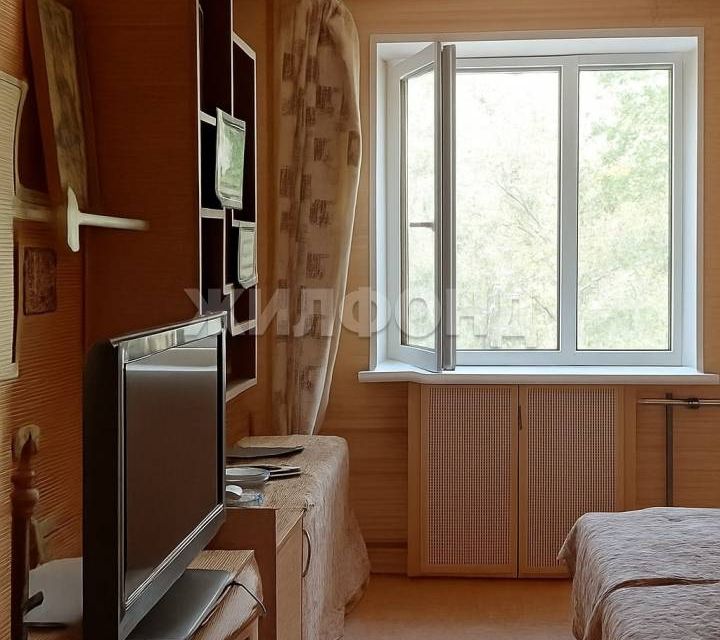 Продаётся 1-комнатная квартира, 42 м²