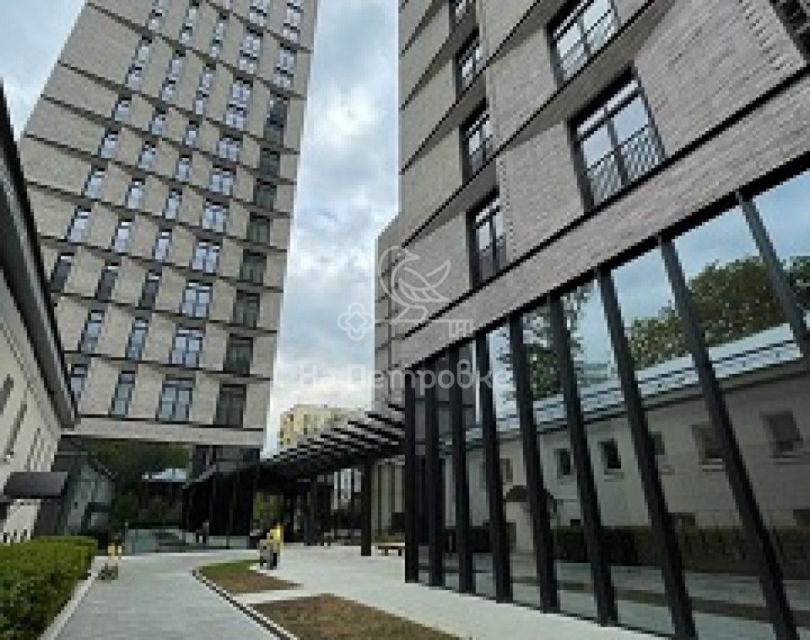 Продаётся 4-комнатная квартира, 130 м²