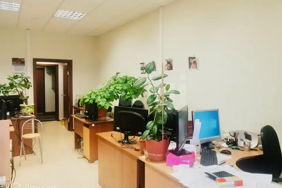 Продаётся 4-комнатная квартира, 121 м²