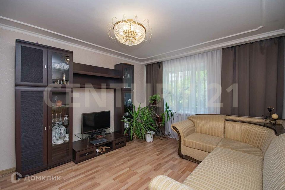 Продаётся 4-комнатная квартира, 76.42 м²