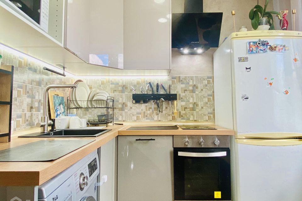 Продаётся 3-комнатная квартира, 58.3 м²
