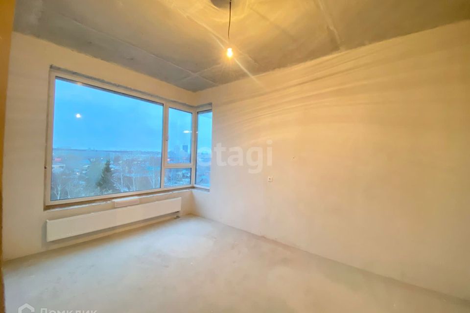 Продаётся 3-комнатная квартира, 197 м²