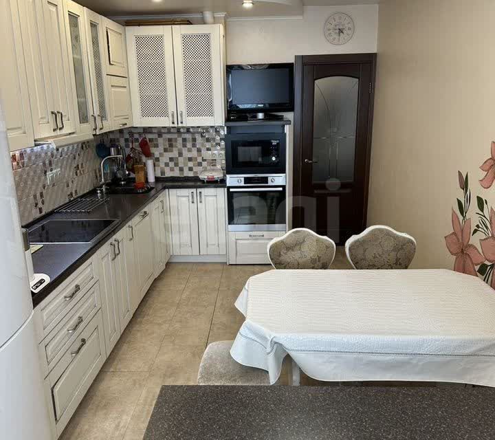 Продаётся 3-комнатная квартира, 75.4 м²