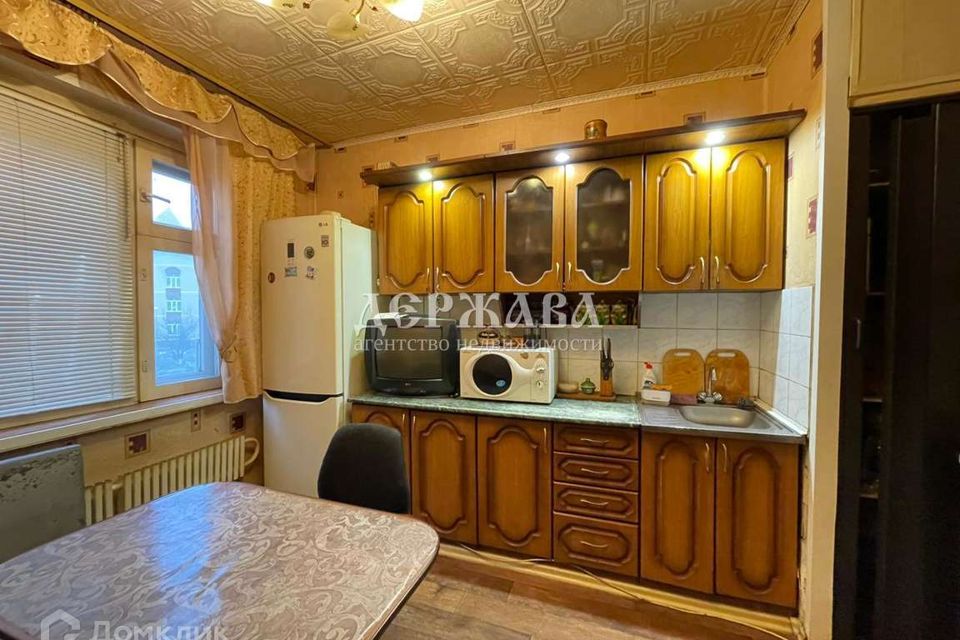 Продаётся 3-комнатная квартира, 61.8 м²