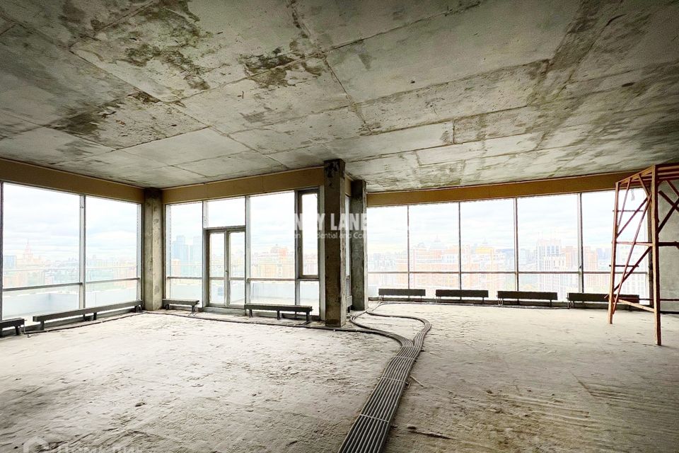 Продаётся 5-комнатная квартира, 732.7 м²