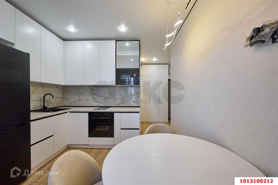 Продаётся 1-комнатная квартира, 43 м²