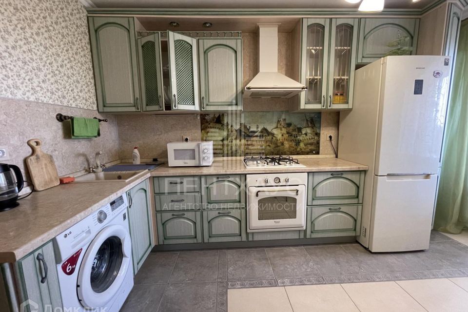 Сдаётся 1-комнатная квартира, 42 м²