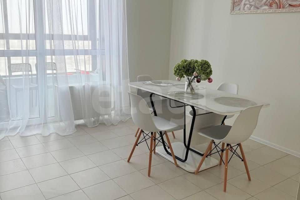 Сдаётся 2-комнатная квартира, 56 м²