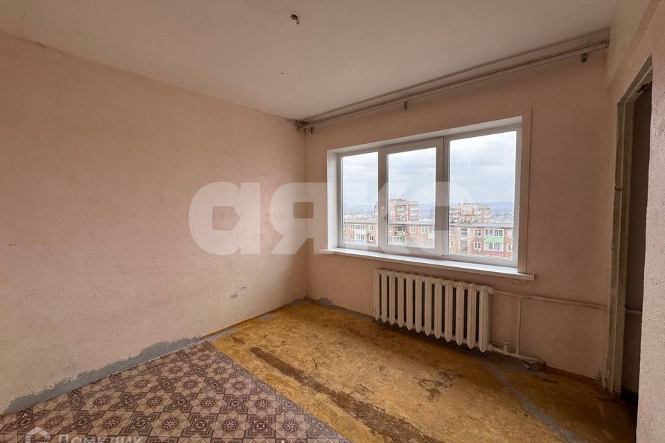 Продаётся 4-комнатная квартира, 57.5 м²
