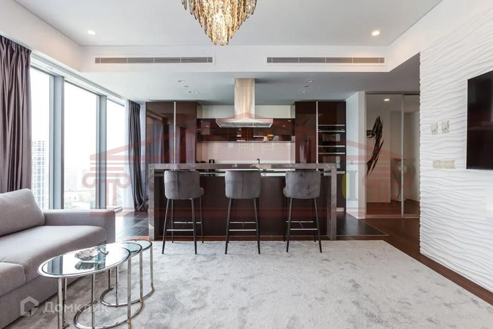 Сдаётся 2-комнатная квартира, 93 м²