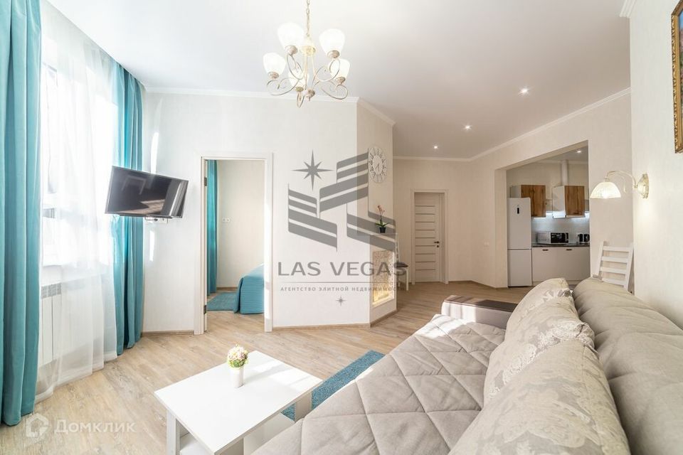 Сдаётся 2-комнатная квартира, 80 м²