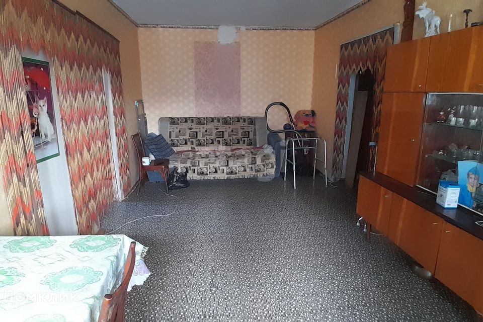 Продаётся 4-комнатная квартира, 57.3 м²