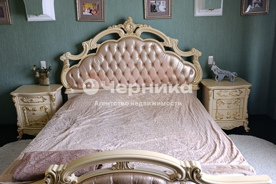 Сдаётся 2-комнатная квартира, 116 м²