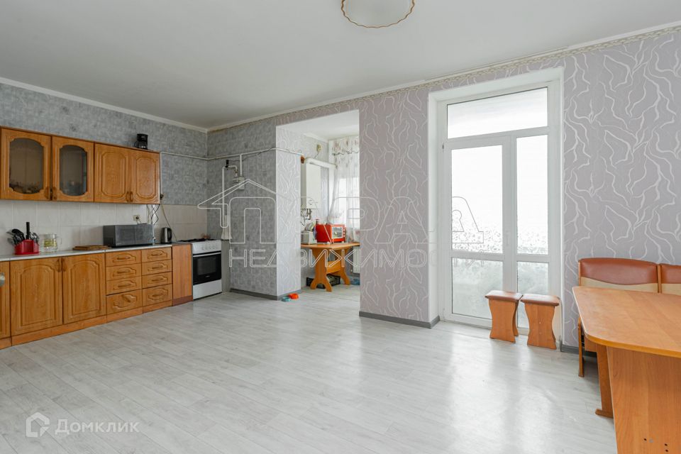 Продаётся 3-комнатная квартира, 173 м²
