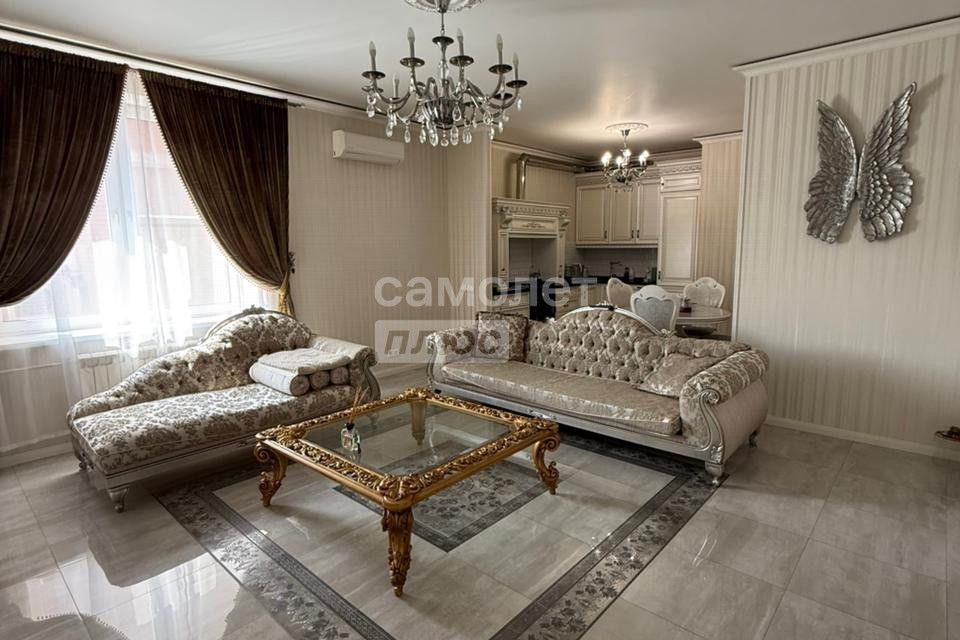 Продаётся 3-комнатная квартира, 100 м²