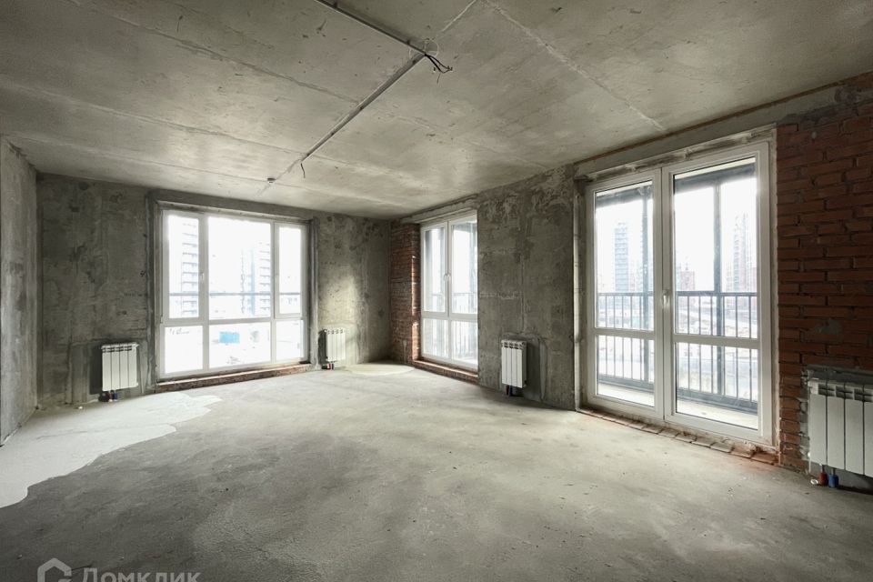 Продаётся 4-комнатная квартира, 103 м²