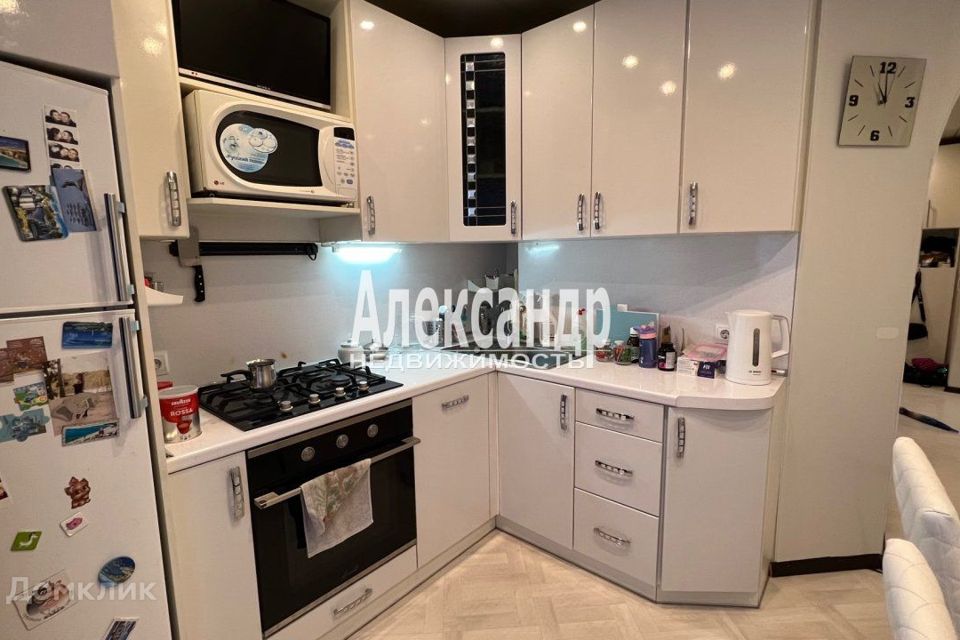 Продаётся 4-комнатная квартира, 73.2 м²