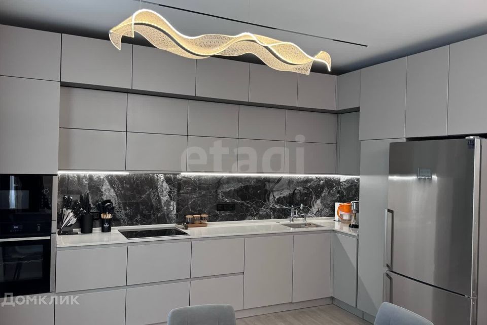 Продаётся 5-комнатная квартира, 145 м²