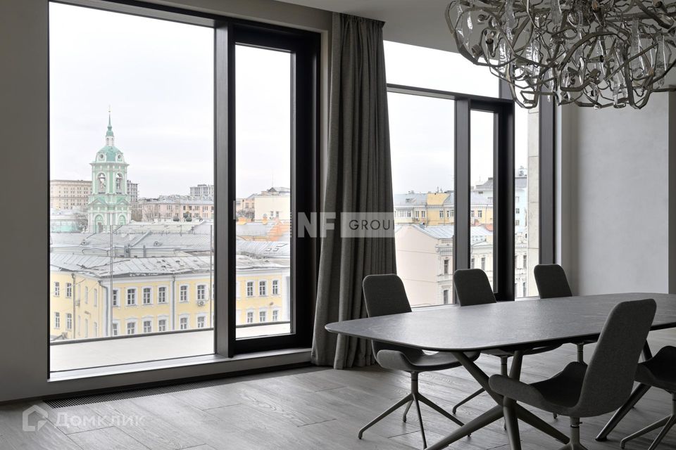 Продаётся 5-комнатная квартира, 400 м²