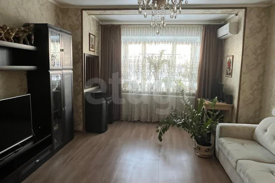 Продаётся 1-комнатная квартира, 43.3 м²